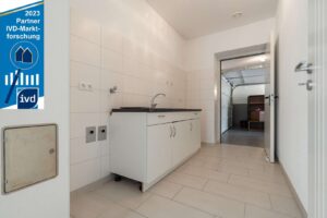 Hauswirtschaftsraum / mit Zugang Garage